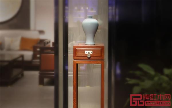 中信红木-迎春高花几 中信红木-迎春高花几