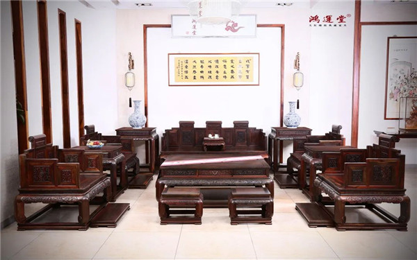 鸿运堂讲红木|中式客厅布局有哪些讲究，你知道吗?