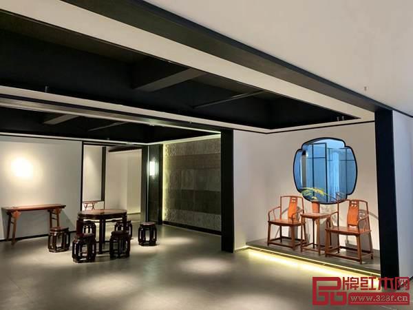 东邦红木精品馆一角.jpg
