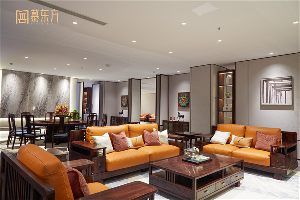 黑酸枝红木沙发哪里买靠谱？东阳黑酸枝知名品牌·慕东方红木怎么样？