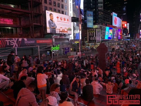 中信红木品牌广告亮相纽约时代广场
