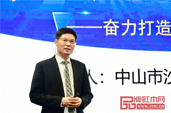 沙溪镇党委书记徐成彬发表讲话 沙溪镇党委书记徐成彬发表讲话
