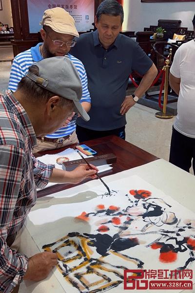 杜世禄教授创作现场 杜世禄教授创作现场