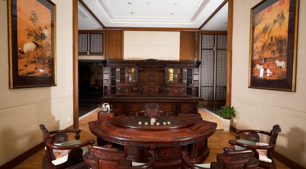 卓木王参展作品《中国梦富春山居和谐茶台》 卓木王参展作品《中国梦富春山居和谐茶台》