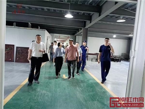 喜迎红红木 喜迎红红木