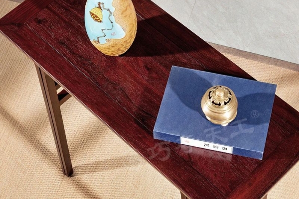 巧夺天工红木：插肩小条案，诠释了力与美的融洽统一