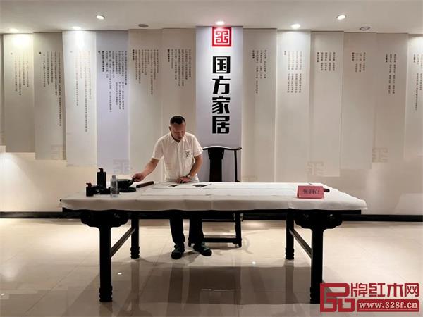 艺术家们在现场为现场观众施展才情 艺术家们在现场为现场观众施展才情