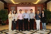 故宫博物院周京南研究员走进国方家居，赞赏宫廷家具技艺与传世红木木作