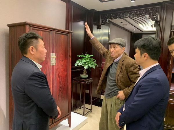 曹静楼老师对于东邦红木推出的微凹黄檀精品家具给予高度评价