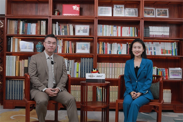 央视主持人专访国寿红木董事长陈淦凡（内附视频）