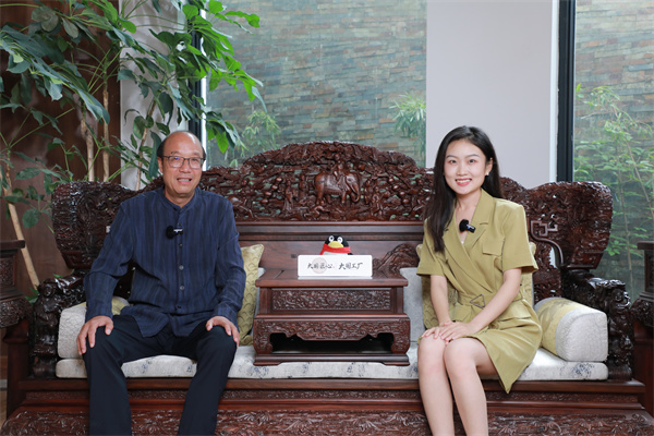 卓木王董事长杜承三接受央视主持人专访 卓木王董事长杜承三接受央视主持人专访