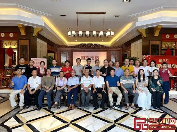 高级工艺美术师、国方家居创始人陈新平沙溪诗社、沙溪镇书法协会、沙溪镇炫音艺术及中山市音协古琴分会齐聚国方家居