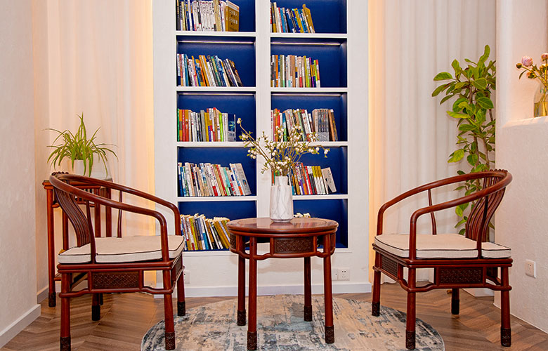 中式生活家居：红古轩智能化工厂引领高端家居新潮流