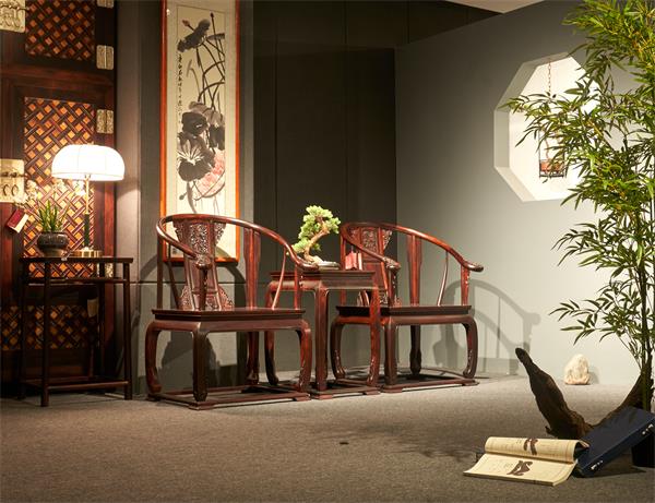 小叶紫檀家具厂家：旭东五代匠心独运，绘就紫檀新篇章