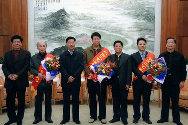 工艺美术大师林庆财：传承古典家具技艺的守艺人