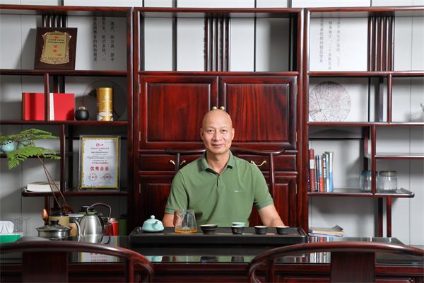  东阳红木家具厂家鼎远辰红木：用匠心让阔叶黄檀家具传世百年
