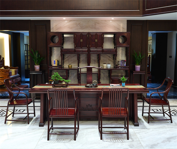 微凹黄檀品牌推荐东邦红木：以微凹黄檀，雕刻东方生活美学