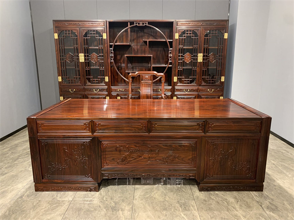 阔叶黄檀厂家鼎远辰红木：雅赏书房里的东方气韵