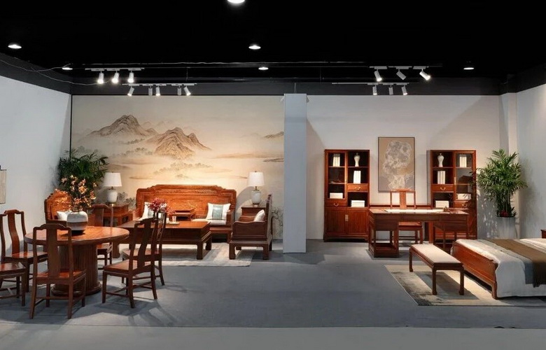 李忠信红木新款上市：鸿运入宅 雅韵归居