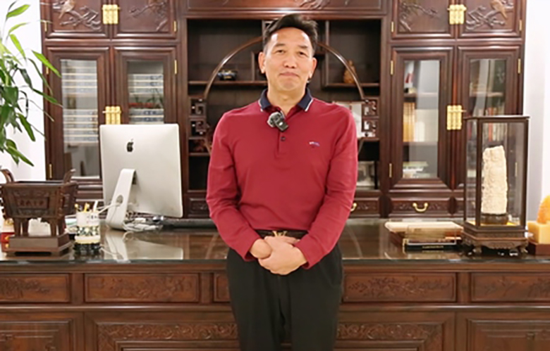 国方家居创始人陈新平为第16届红木品牌峰会助力