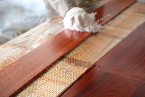 明清阁使用环保漆饰,让木纹肌理与天然木香成为空间最本真的装饰 明清阁使用环保漆饰,让木纹肌理与天然木香成为空间最本真的装饰