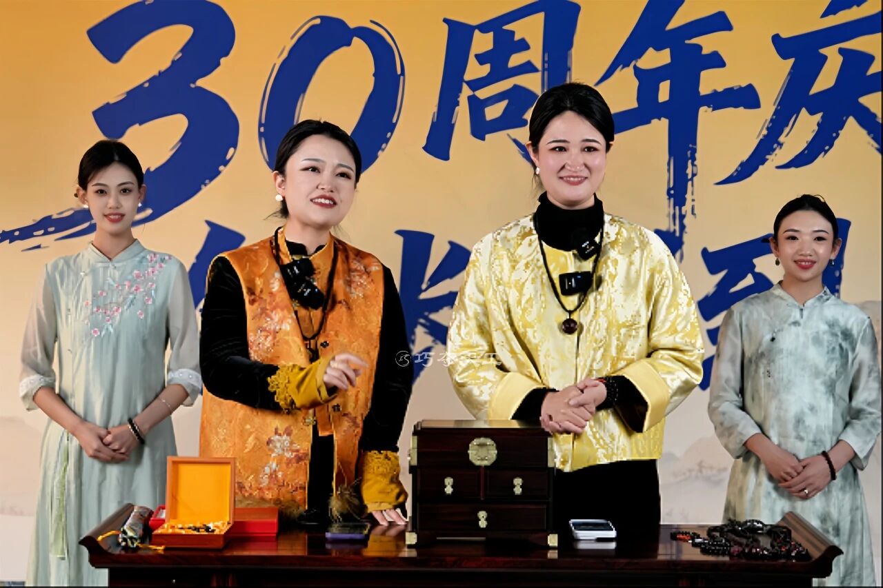 巧夺天工三十周年的“特别直播”：馆长驾到，68万人在线互动