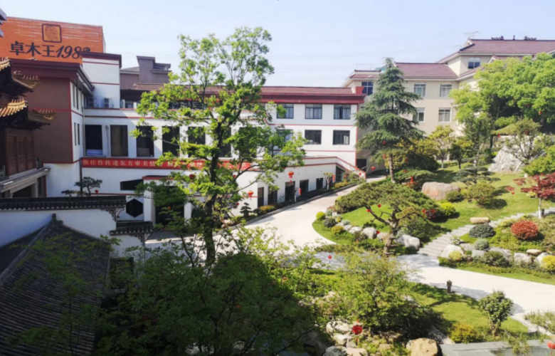 开年即加冕！卓木王荣登“2025中国家居冠军榜·行业领军品牌”