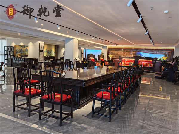 东阳最专业的大红酸枝家具品牌推荐——御乾堂红木