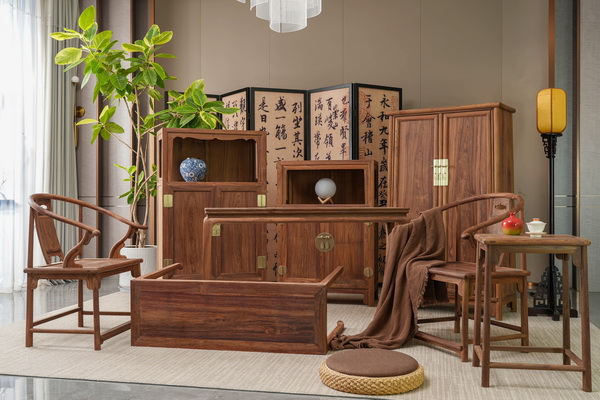 古森红木采用无白皮、全榫卯的匠心制造，让家具成为一件可以传承给后代的传家宝