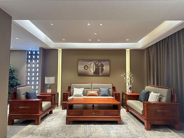 东阳缅甸花梨新中式品牌|越府红木:藏在缅花里的新中式表达