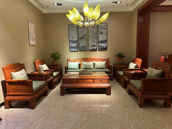 中山缅甸花梨家具厂家宝庆府：以一席匠心沉淀，造一方缅花雅器