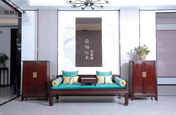 绒毛黄檀厂家鼎顺红木：诠释中式居家的小满从容之道
